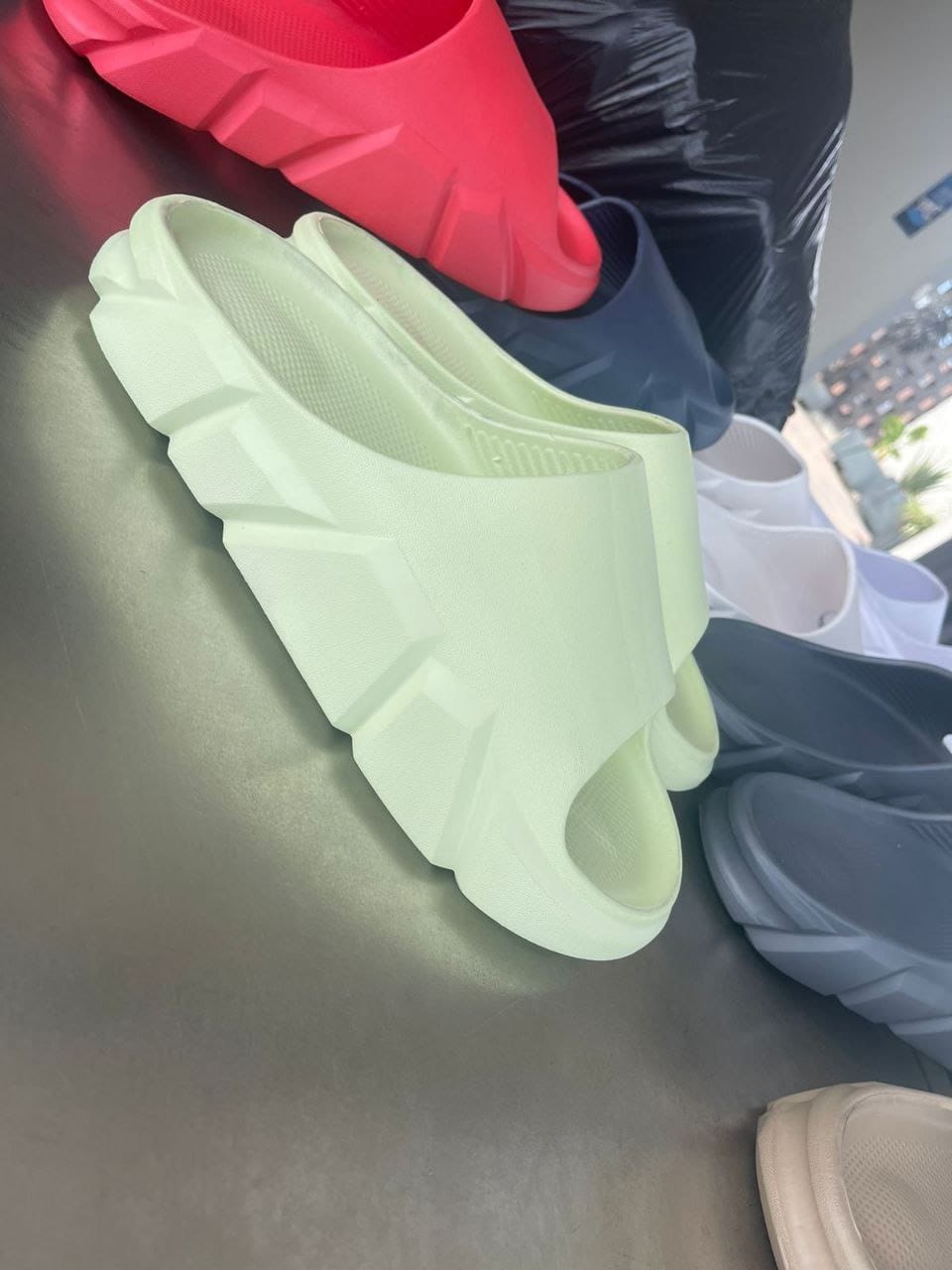 Vista 5 de Pantuflas Balenciaga Caballero - COLOR: BEIGE, TALLA: 41